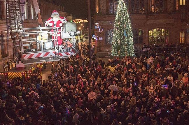 Derry Christmas Lights Switch-on