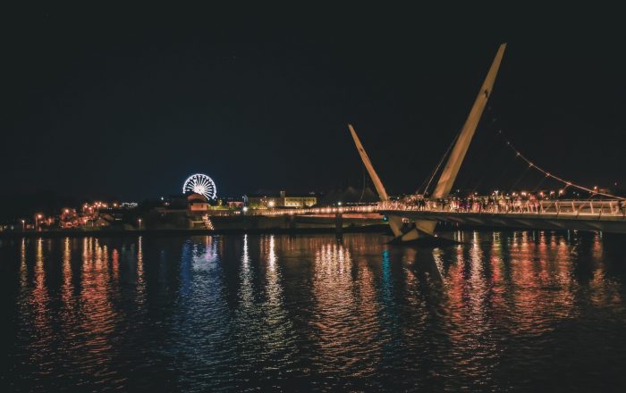 The Peace Bridge at night - Derry~Londonderry Guide